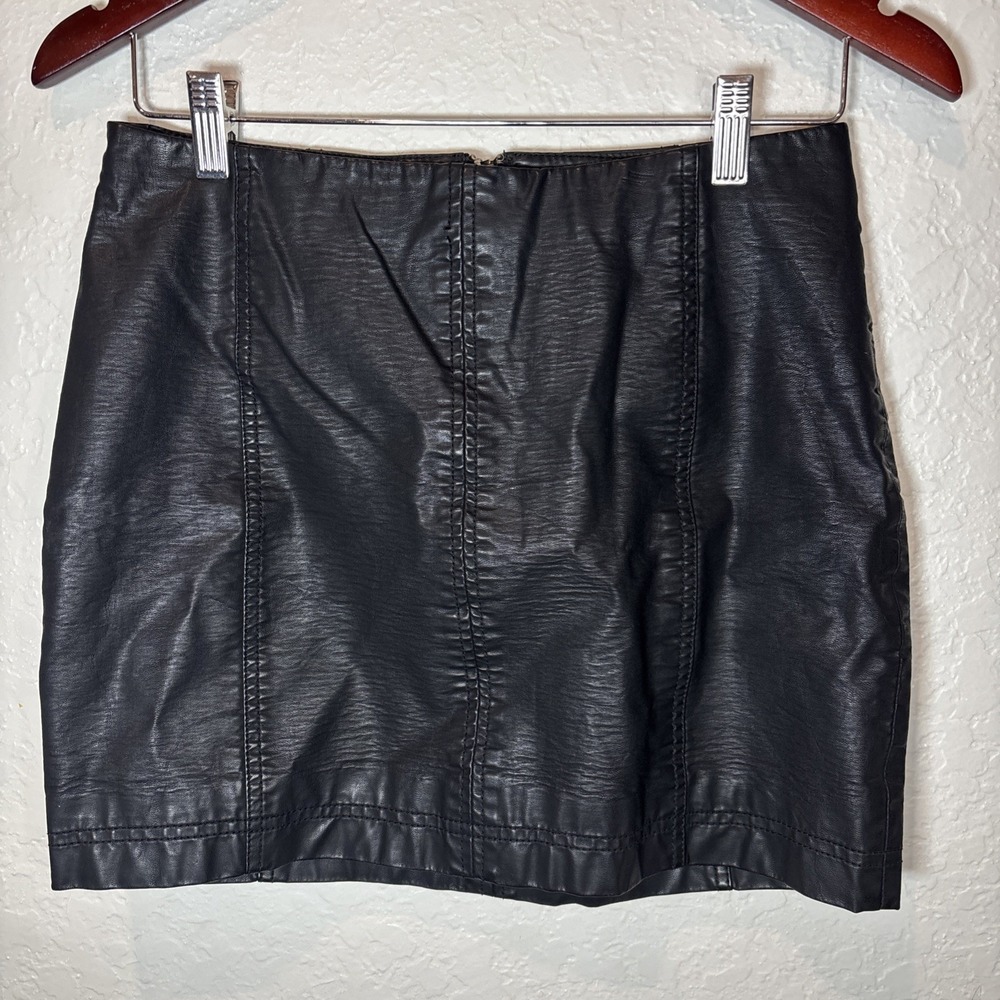 Free People Urban Outfitters Mini Skirt Faux Leather Lined Black Back Zip, M/28